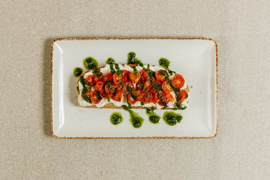 Tostada Caprese