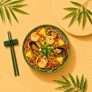 Wok Soba Fructe de mare Sos Cremos Tom Yum