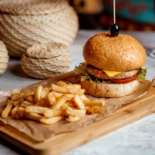 Hamburguesa de Ternera con Patatas Fritas