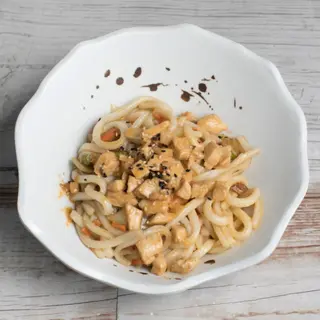 Yaki Udon De Curry, Pollo Y Verduras De Temporada