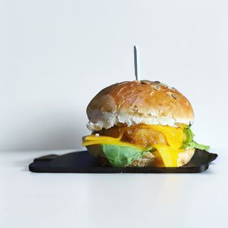 MENIU CRISPY BURGER DE PUI PRODUS NOU !