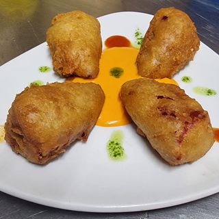 Pimientos rellenos de rape y langostinos 