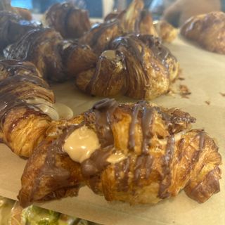 Media luna rellena kinder