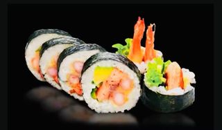 Futomaki z krewetką tempura 8szt