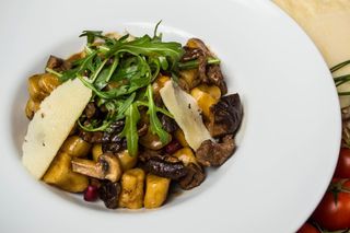 Njoke sa biftekom i šitaki pečurkama