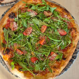 Pizza Crudo Grana și Rucola
