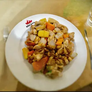 101. Pollo Con Almendras