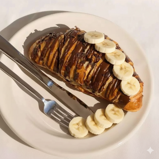 შოკოლადის კრუასანი ბანანით