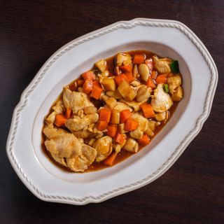 153. Pollo con anacardi