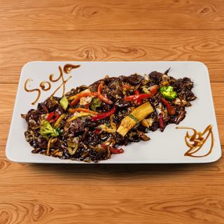 Junetina u soya sosu sa bambusom i shiitake pečurkama