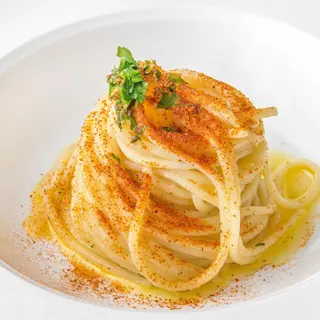 Spaghetti aglio,olio con peperoncino e mollica tostata