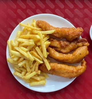 B4 Kurczak w cieście z sosem słodko-kwaśnym