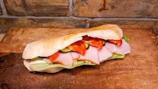 Sendvič sa pečenicom