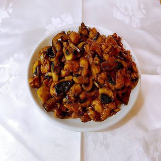 Pollo Con Champiñones