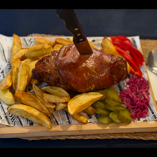 Codillo al horno con patatas 