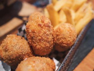 Racion Croquetas De Jamon Albahaca Y Tomate Seco (6 Uds).