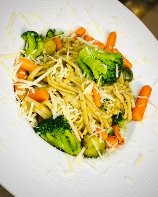 Pasta "Munich" with vegetables and pesto sauce