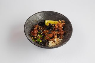 Рис з куркою гунбао (330г)