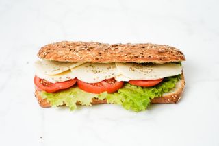 Sendvič mozzarella
