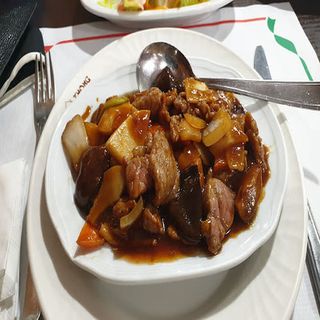 Ternera Con Bambú Y Setas Chinas