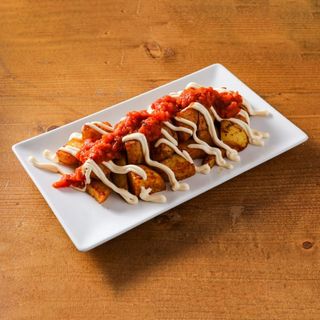 PATATAS BRAVAS ( 850 cal , 0.3 g - proteina )