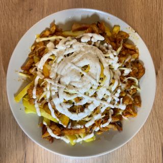 PATATAS FRITAS CON SHAWARMAN + 4 QUESOS + SALSA KEBAB