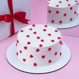 ბენტო ტორტი წითელი გულებით