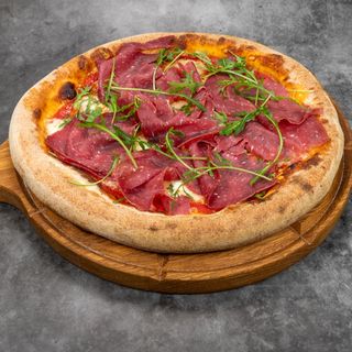 Пица салам ди витело