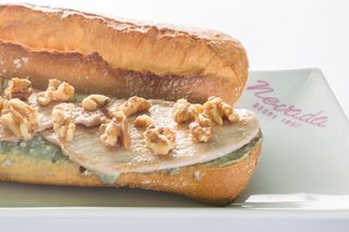 Lomo, Queso Azul y Nueces 