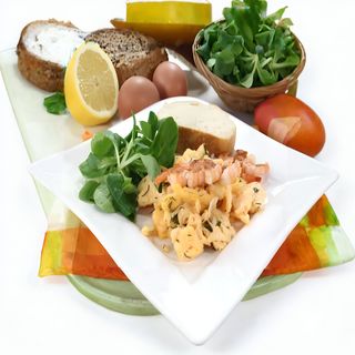 huevos revueltos con gambas