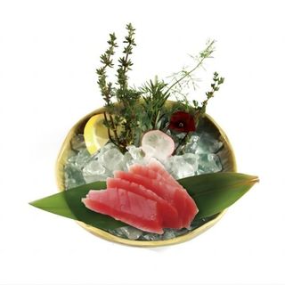 126. Sashimi de atún (6 pzs.)