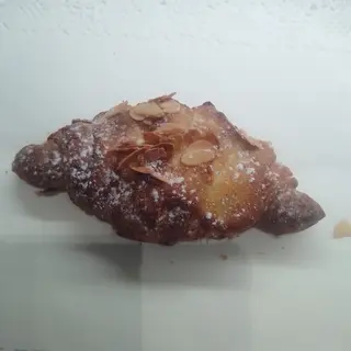 Croissant aux amandes