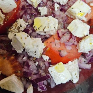 Salată de roșii cu telemea