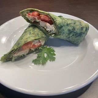 Блин со шпинатом с начинкой "Цезарь"