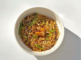 Локшина з морепродуктами (340g)