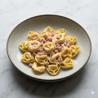 Tortellini con Panna e Prosciutto
