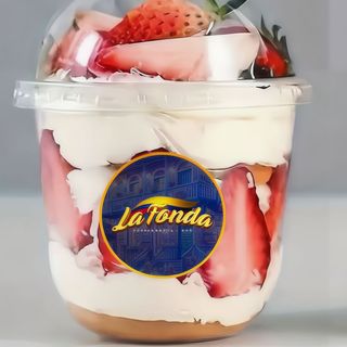 Copa de fresa con crema