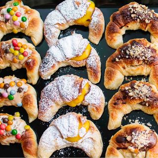 Caja De 12 Medialunas Rellenas