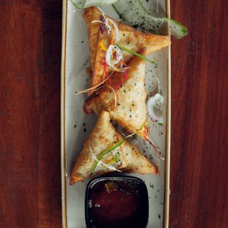 Beef / Veg Samosas (3pcs)