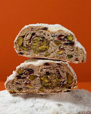 Штолен з фісташками, вишнями та марципаном, 600 г