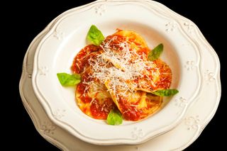 Ravioles de ricota y jamón