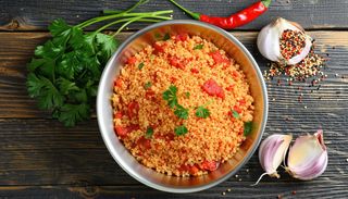 Bulgur cu sos de roșii