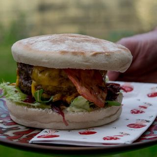 Hambúrguer Alheira Deluxe 