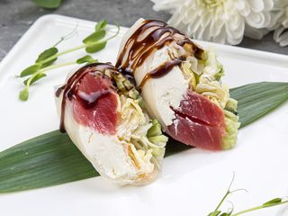 Спрінг-рол з тунцем 