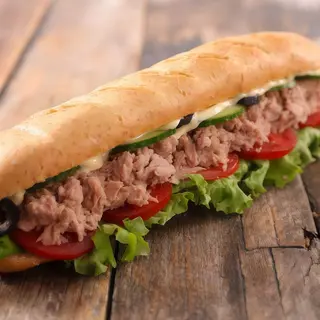 Bocadillo Frío De Atún