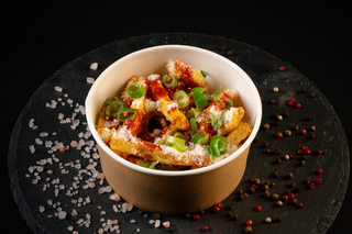 Cartofi & Sos Roșii & Parmesan & Ceapă