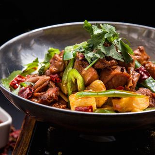 Pollo con patate in salsa piccante 小烧山鸡