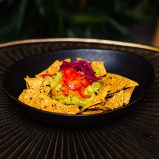 Nachos Guacamole Caseiro