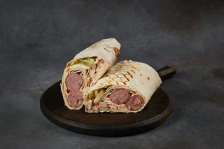 Хот -Дог в лаваші з боварською ковбаскою та сиром 