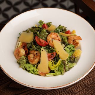 Салат з  тигровими креветками та філе апельсина (300г)